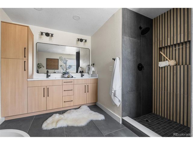 1375 W Hinsdale Dr, Littleton, CO 80120