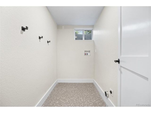 1375 W Hinsdale Dr, Littleton, CO 80120