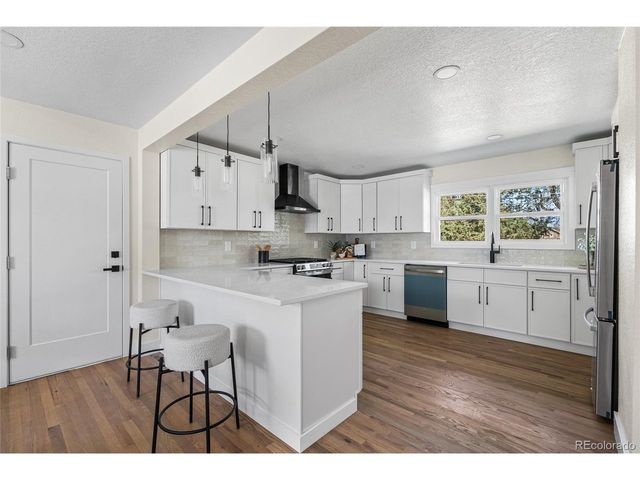 1375 W Hinsdale Dr, Littleton, CO 80120