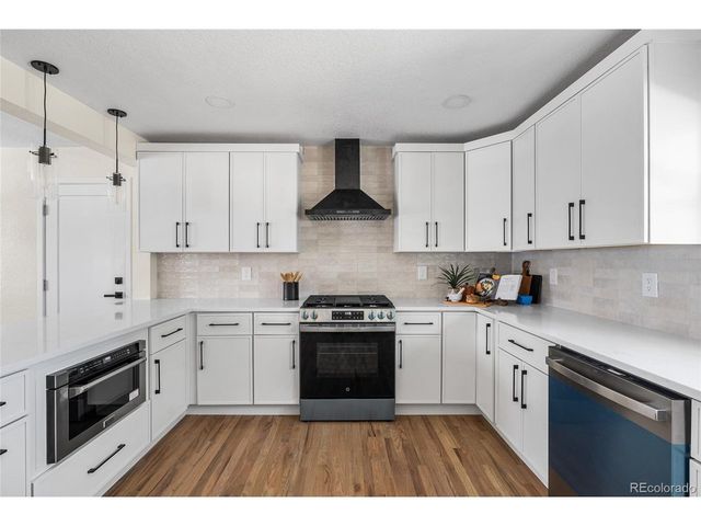 1375 W Hinsdale Dr, Littleton, CO 80120