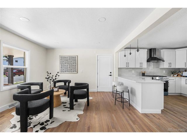 1375 W Hinsdale Dr, Littleton, CO 80120
