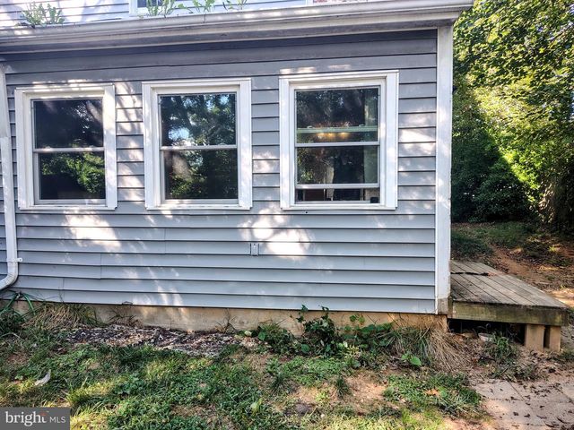 33 STANDISH CT, Charles Town, WV 25414