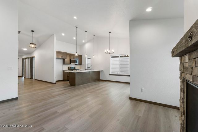 9041 W Swather Ave, Rathdrum, ID 83858