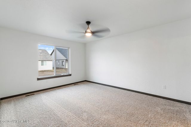 9041 W Swather Ave, Rathdrum, ID 83858