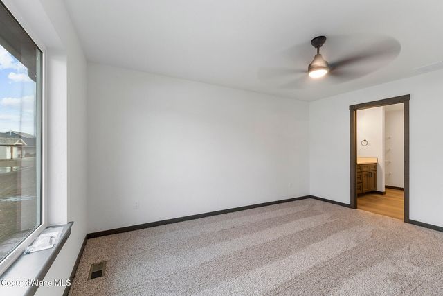 9041 W Swather Ave, Rathdrum, ID 83858