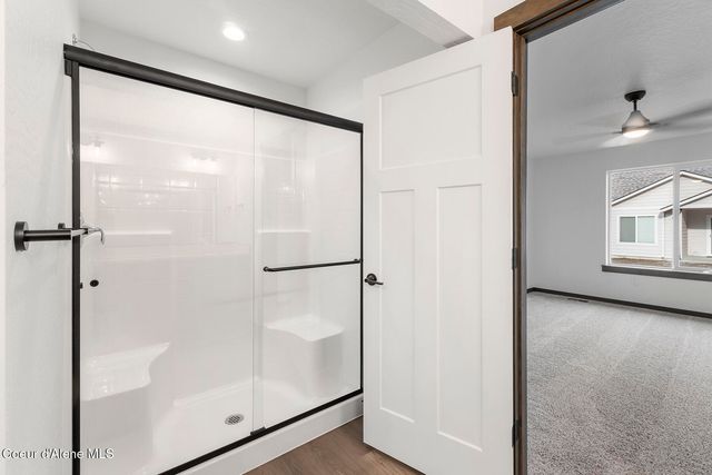 9041 W Swather Ave, Rathdrum, ID 83858