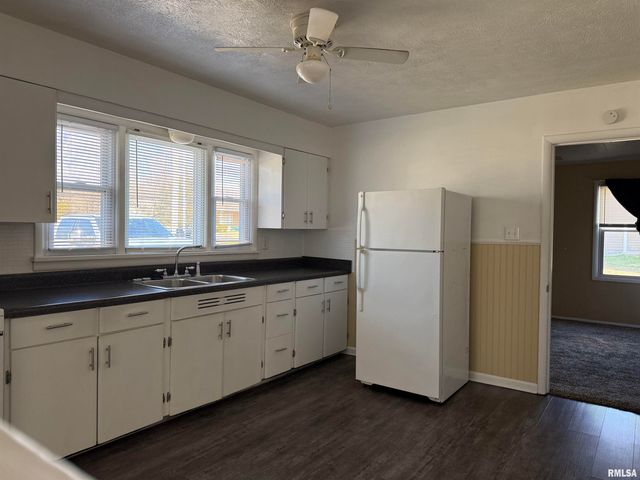 107 E VERMONT Street, Carterville, IL 62918