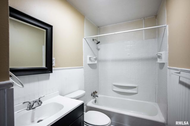 107 E VERMONT Street, Carterville, IL 62918