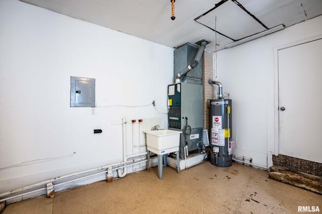 107 E VERMONT Street, Carterville, IL 62918