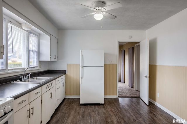 107 E VERMONT Street, Carterville, IL 62918