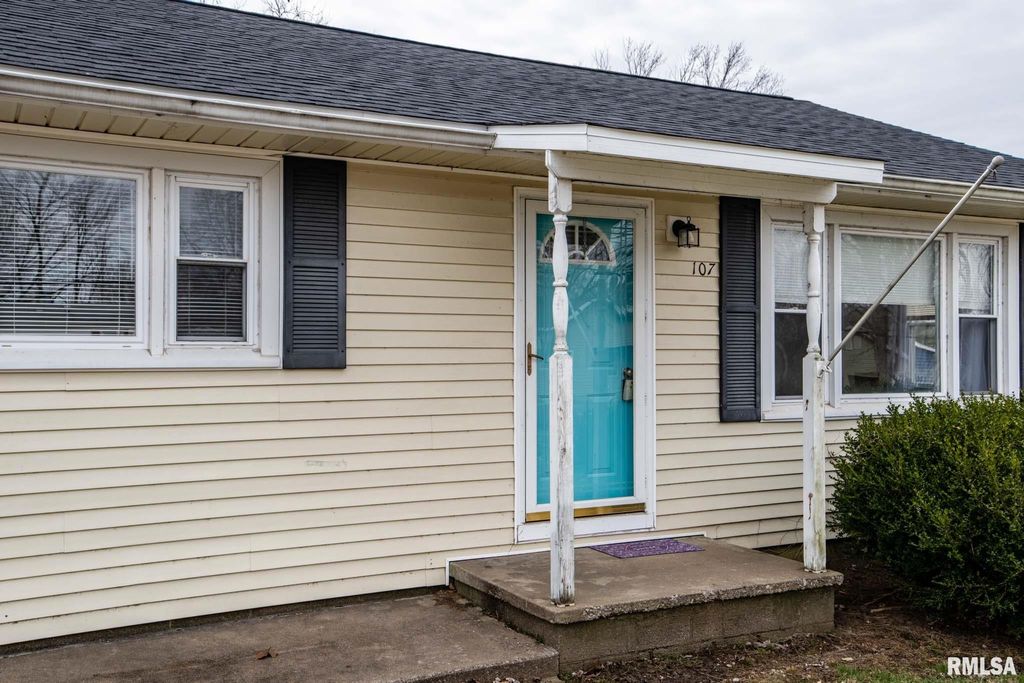 107 E VERMONT Street, Carterville, IL 62918