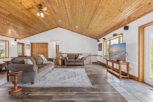 8304 180th Street W, Faribault, MN 55021