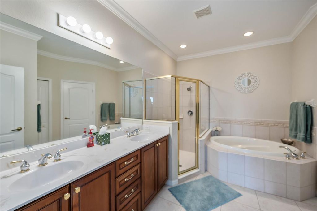 Image 23 of property listing at 226 HERITAGE ISLES WAY, Bradenton, FL 34212