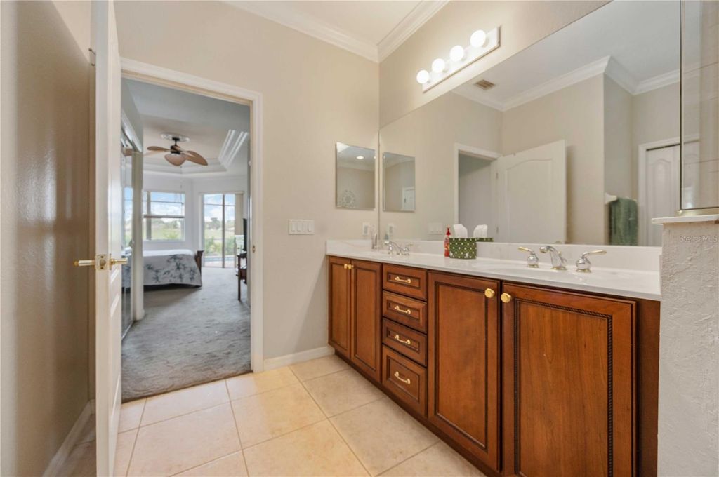 Image 25 of property listing at 226 HERITAGE ISLES WAY, Bradenton, FL 34212