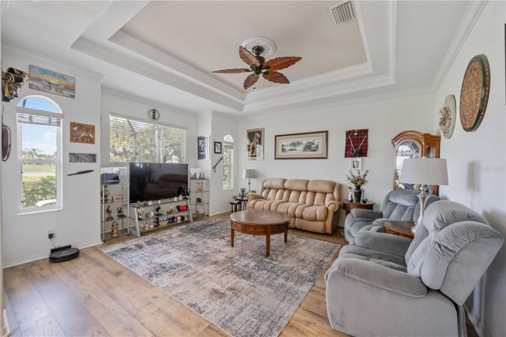 Image 8 of property listing at 226 HERITAGE ISLES WAY, Bradenton, FL 34212