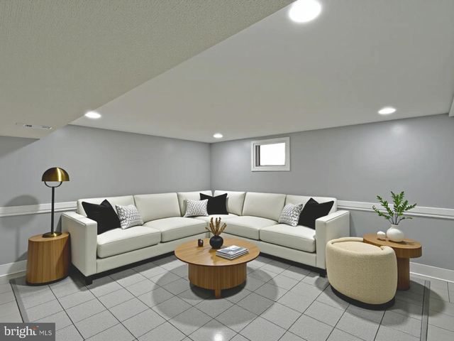 6403 98TH AVE, Lanham, MD 20706