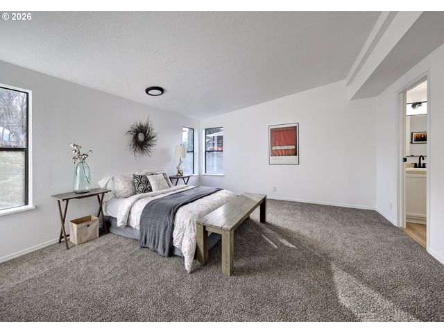 14992 S BLUE VISTA Dr 345, Oregon City, OR 97045