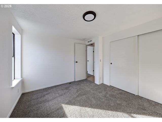 14992 S BLUE VISTA Dr 345, Oregon City, OR 97045