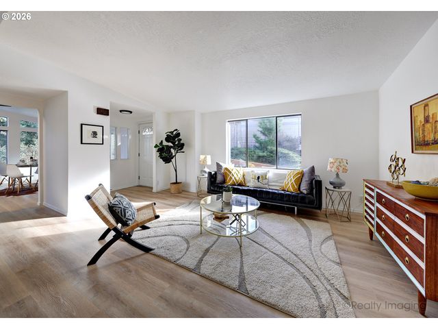 14992 S BLUE VISTA Dr 345, Oregon City, OR 97045