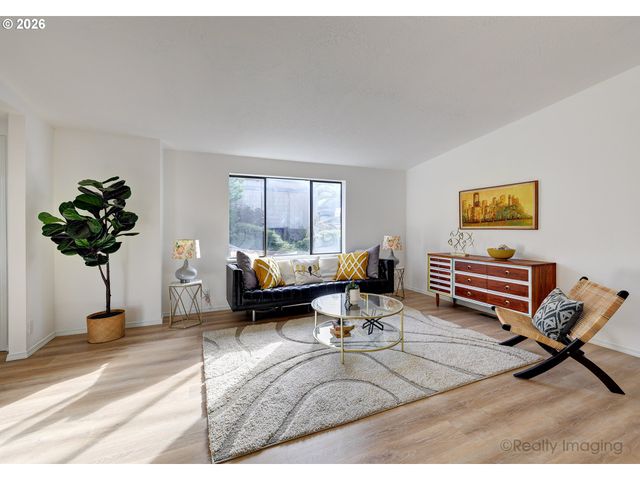 14992 S BLUE VISTA Dr 345, Oregon City, OR 97045