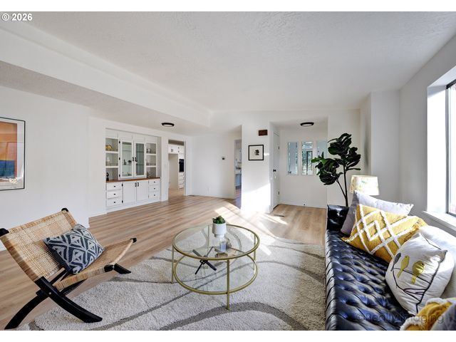 14992 S BLUE VISTA Dr 345, Oregon City, OR 97045