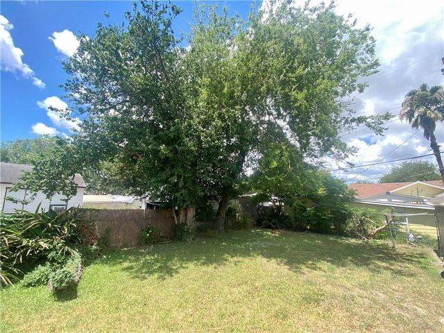 233 Eastgate Dr, Corpus Christi, TX 78408