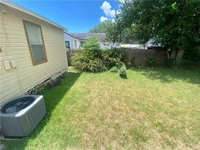 233 Eastgate Dr, Corpus Christi, TX 78408