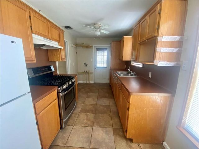 233 Eastgate Dr, Corpus Christi, TX 78408