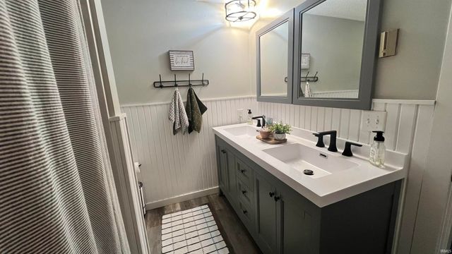 12103 Ernst Road, Roanoke, IN 46783