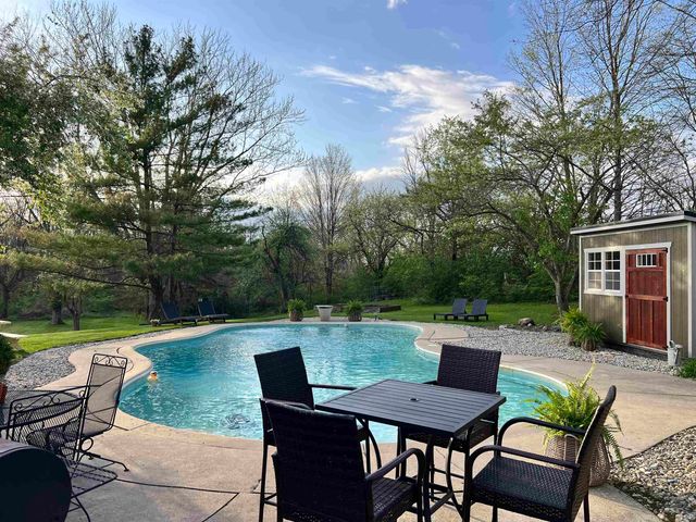 12103 Ernst Road, Roanoke, IN 46783