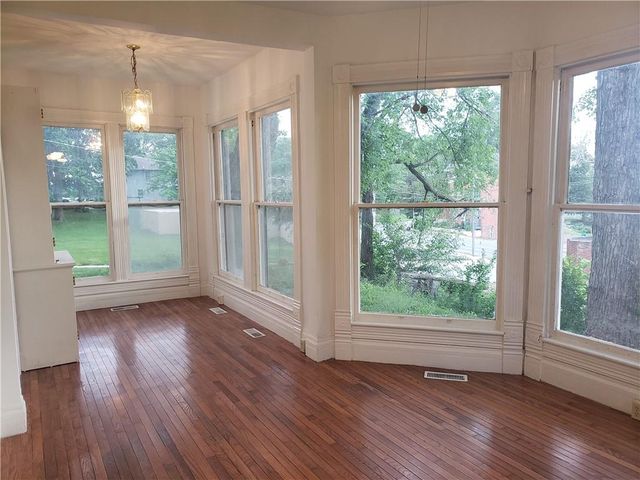 605 Hall Street, St Joseph, MO 64501