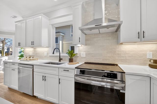 117 Emerald 117, Medford, MA 02155