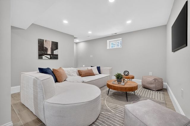 117 Emerald 117, Medford, MA 02155