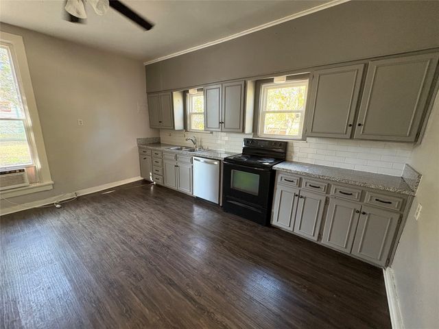 715 W Day Street, Denison, TX 75020