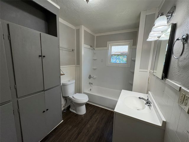 715 W Day Street, Denison, TX 75020