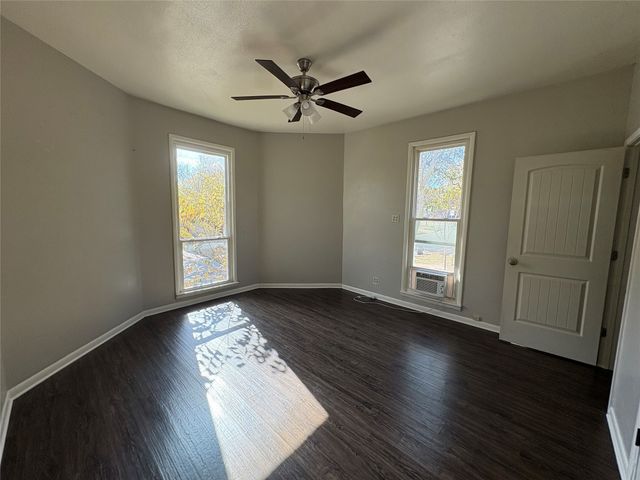 715 W Day Street, Denison, TX 75020