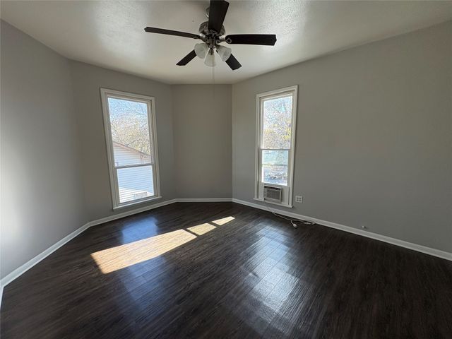 715 W Day Street, Denison, TX 75020