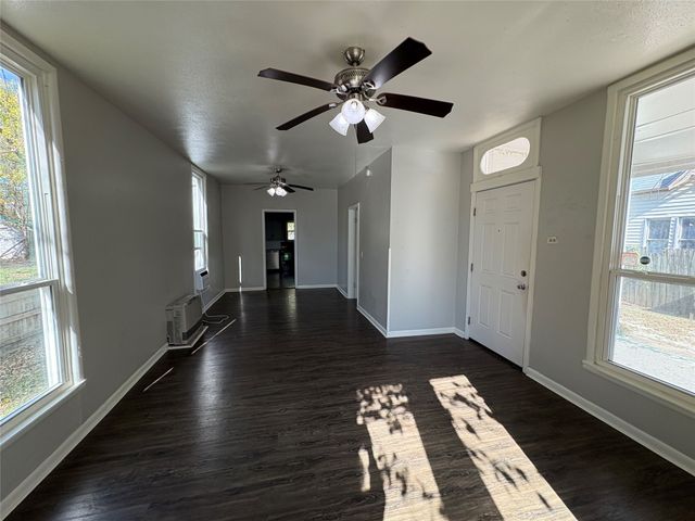 715 W Day Street, Denison, TX 75020