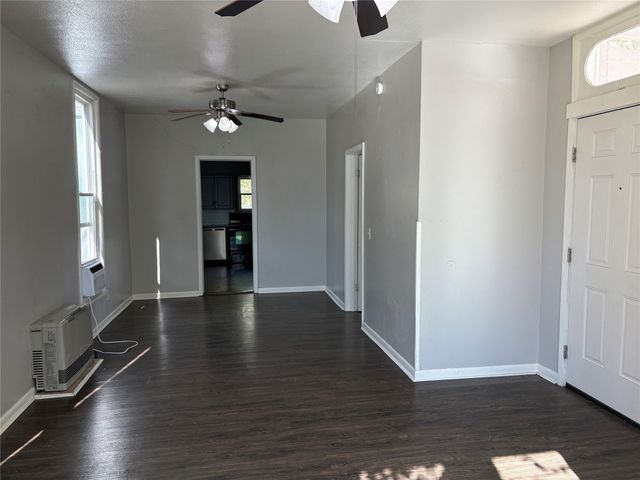 715 W Day Street, Denison, TX 75020