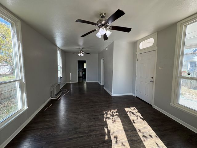 715 W Day Street, Denison, TX 75020