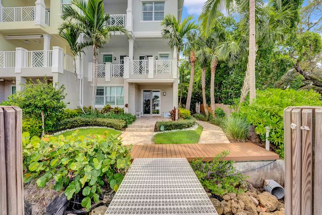1045 Harbor Villas Drive 5, North Palm Beach, FL 33408