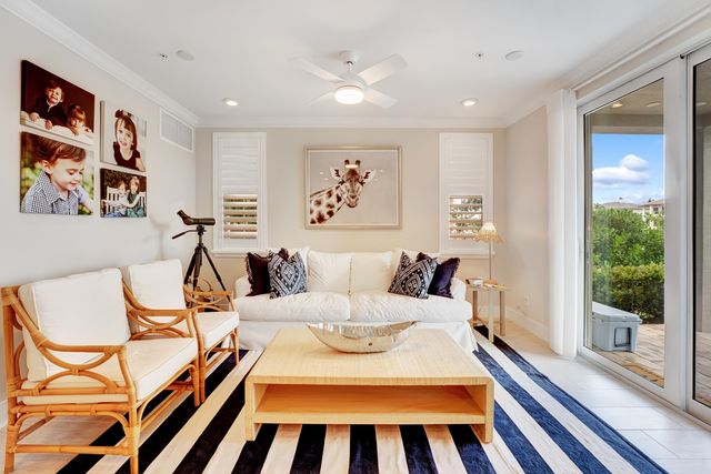 1045 Harbor Villas Drive 5, North Palm Beach, FL 33408