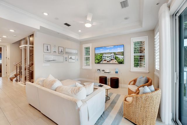 1045 Harbor Villas Drive 5, North Palm Beach, FL 33408