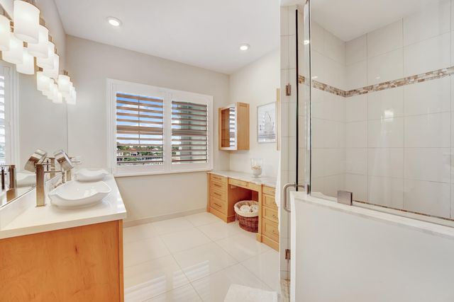 1045 Harbor Villas Drive 5, North Palm Beach, FL 33408