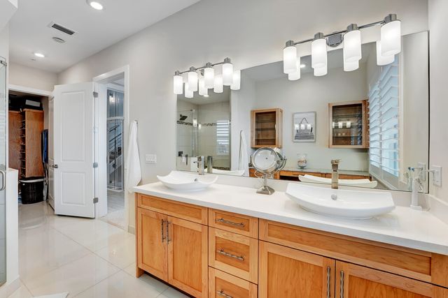 1045 Harbor Villas Drive 5, North Palm Beach, FL 33408
