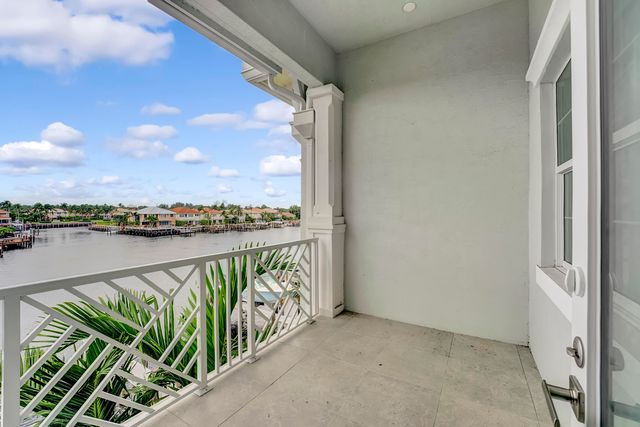 1045 Harbor Villas Drive 5, North Palm Beach, FL 33408