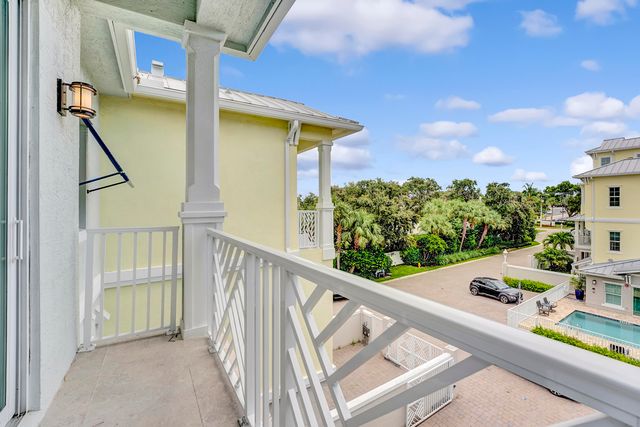 1045 Harbor Villas Drive 5, North Palm Beach, FL 33408