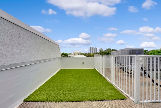 1045 Harbor Villas Drive 5, North Palm Beach, FL 33408