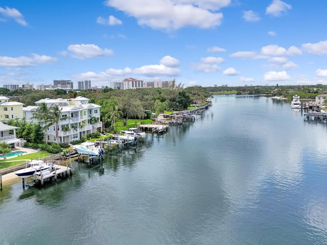 1045 Harbor Villas Drive 5, North Palm Beach, FL 33408