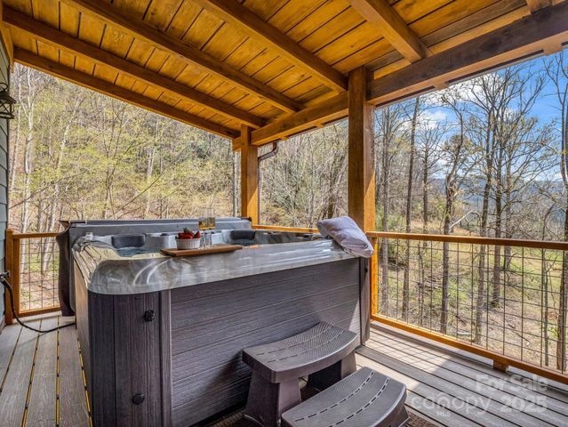 107 Twisted Birch Drive, Hendersonville, NC 28792